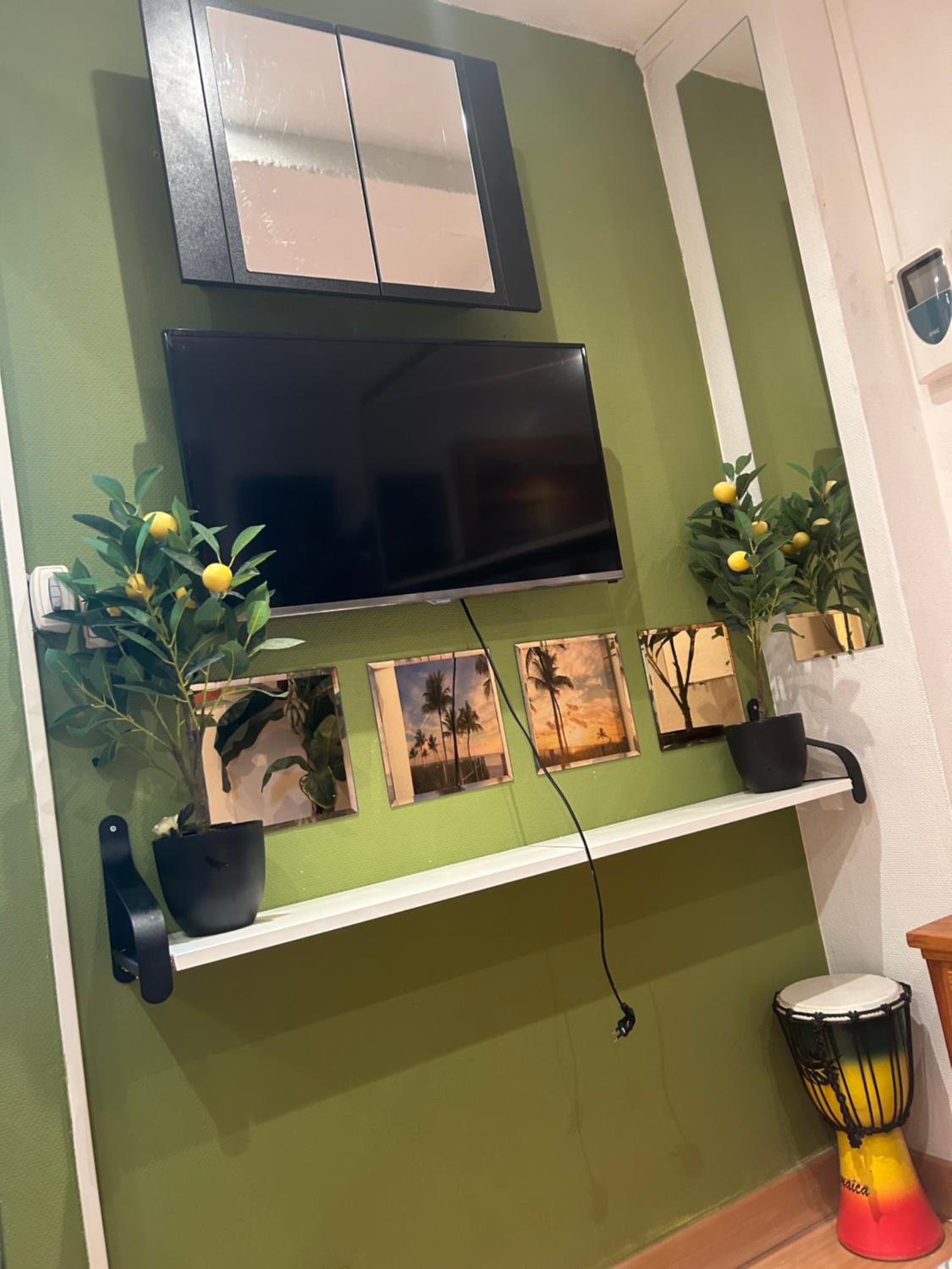 Tropical Room
