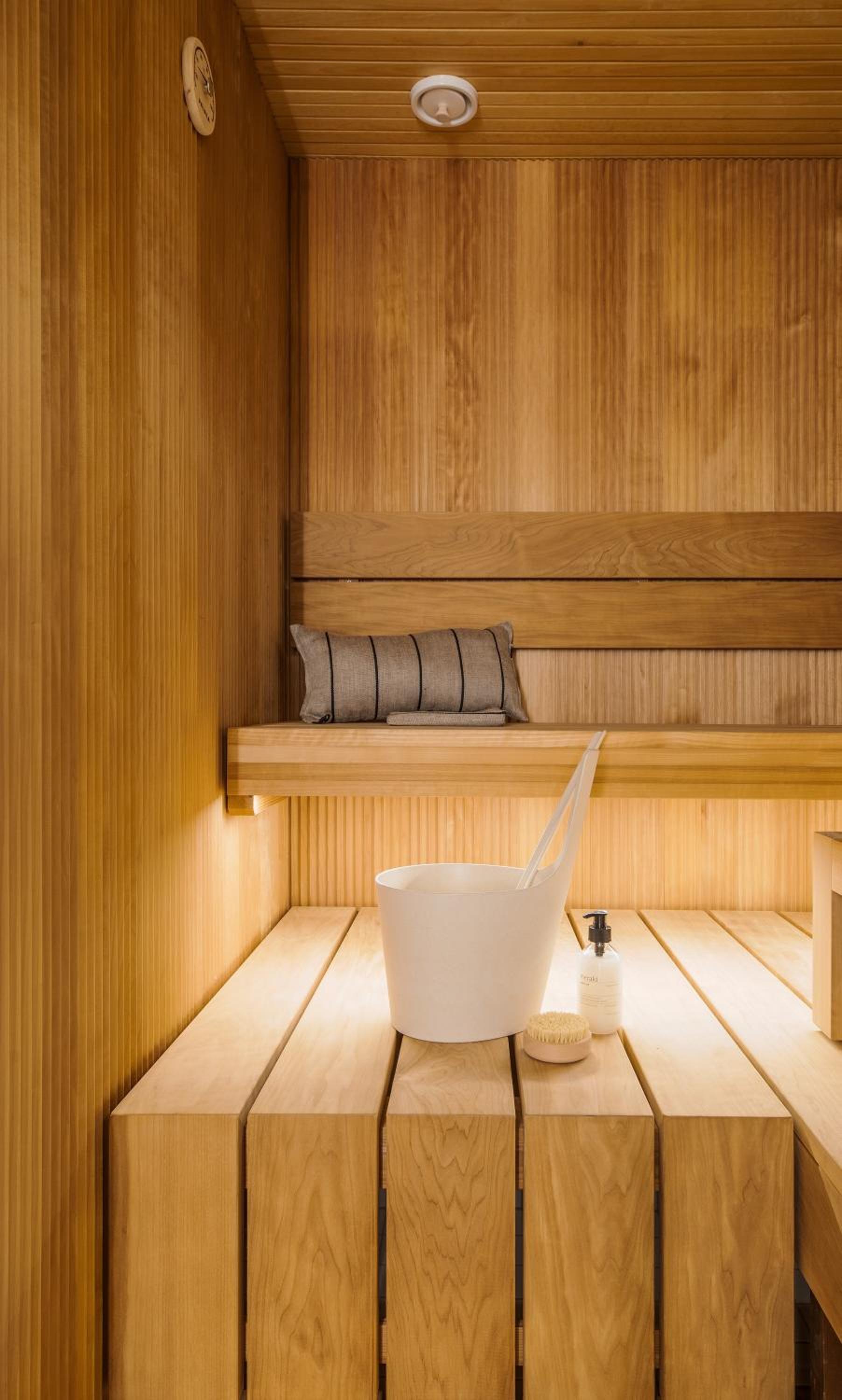 AuroraLevi Suites Utsuvaara Northern Lights Retreat, Ski-In-out, 2 ski pass included to price