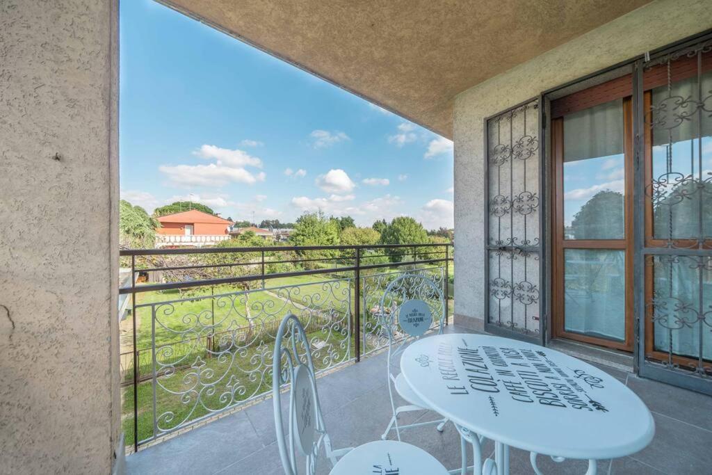 Somma Lombardo Vacations - 10 minuti da Mxp e Leonardo - Modern Apartment Balcony - Property Image 16