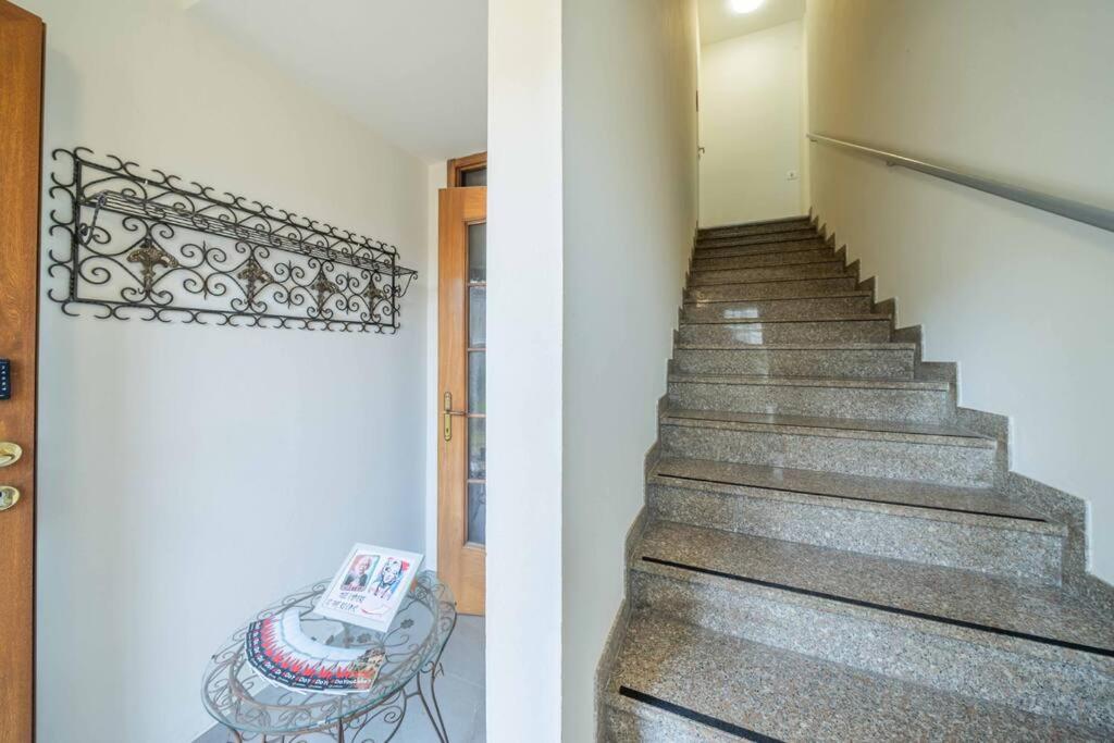 Somma Lombardo Vacations - 10 minuti da Mxp e Leonardo - Modern Apartment Balcony - Property Image 12