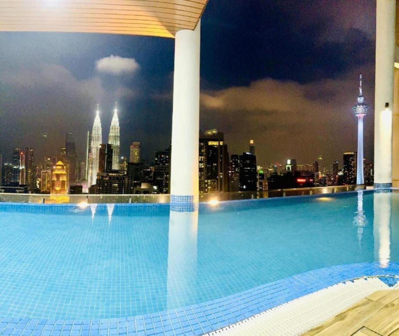 The Luxe Colony KLCC by Sky Pool