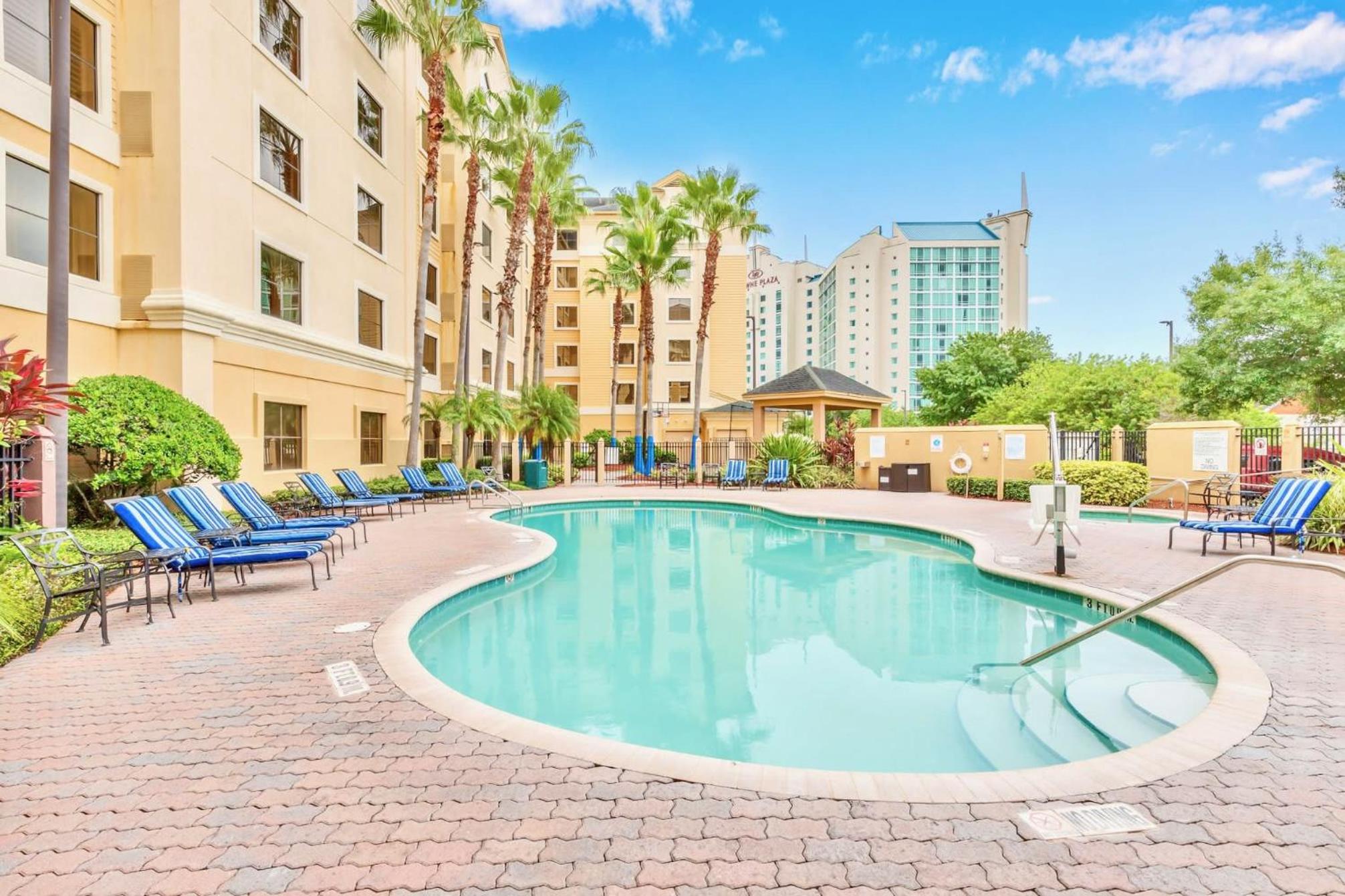 Modern 1BR Suite King Bed with Pool Near Disney