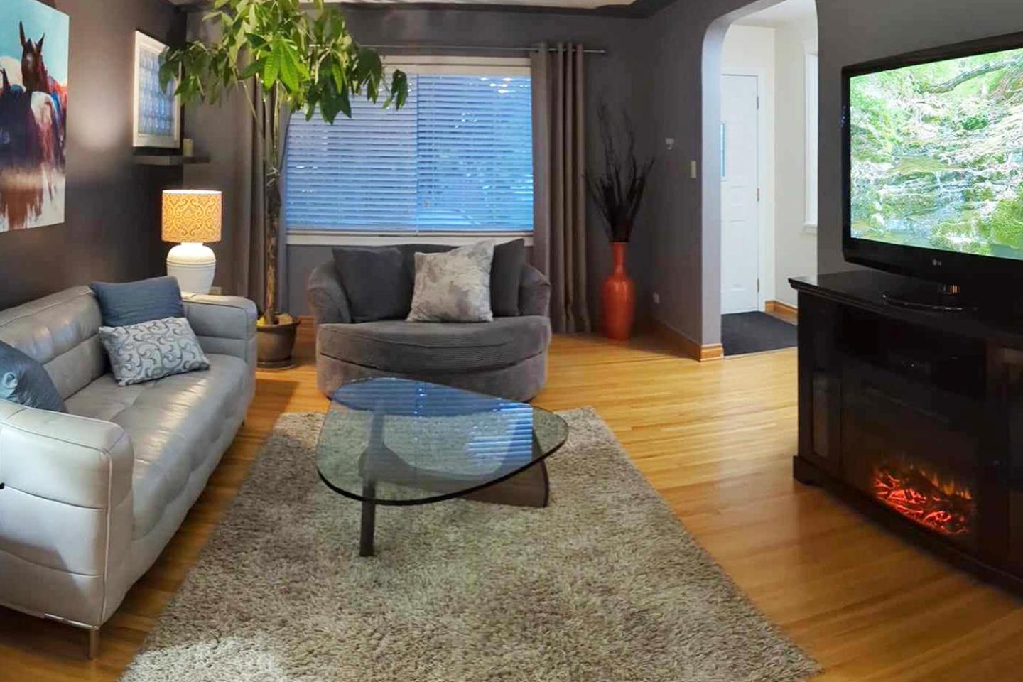Cozy bungalow in Spruce Cliff with Hot Tub
