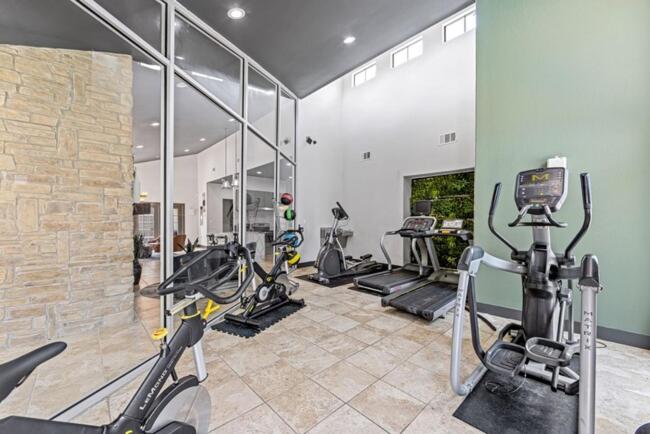 The Landry 129 Spacious and Cozy 1 Bedroom 1bth view 5