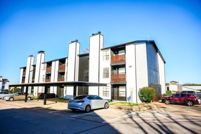 The Landry 129 Spacious and Cozy 1 Bedroom 1bth view 2