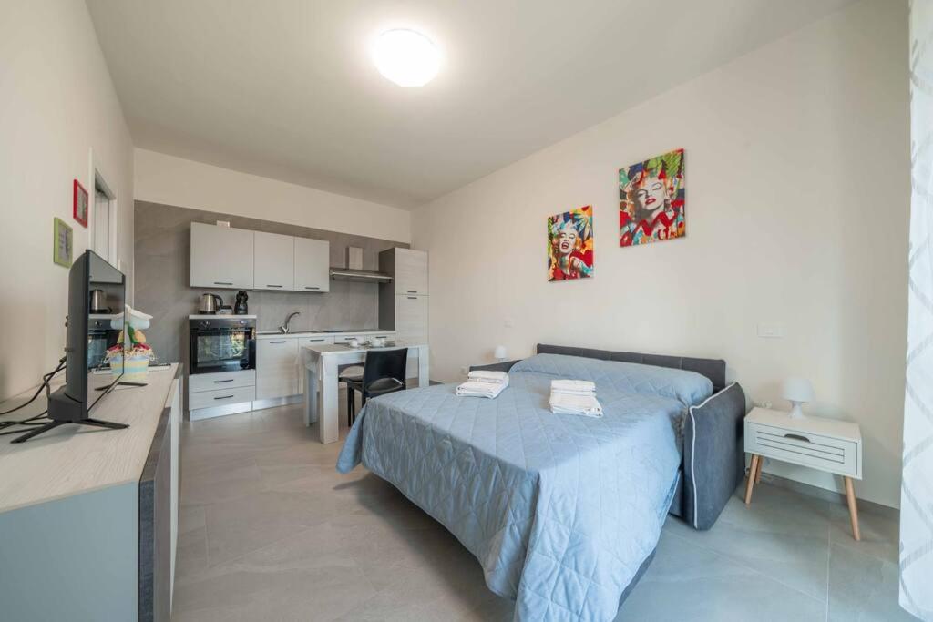 Somma Lombardo Vacations - 10 minuti da MXP e Leonardo - Elegant Modern Apartment - Property Image 1