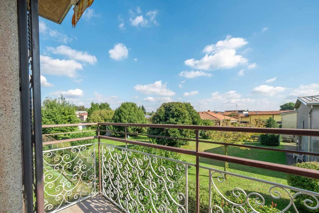 Somma Lombardo Vacations - 10 minuti da MXP e Leonardo - Elegant Modern Apartment - Property Image 3