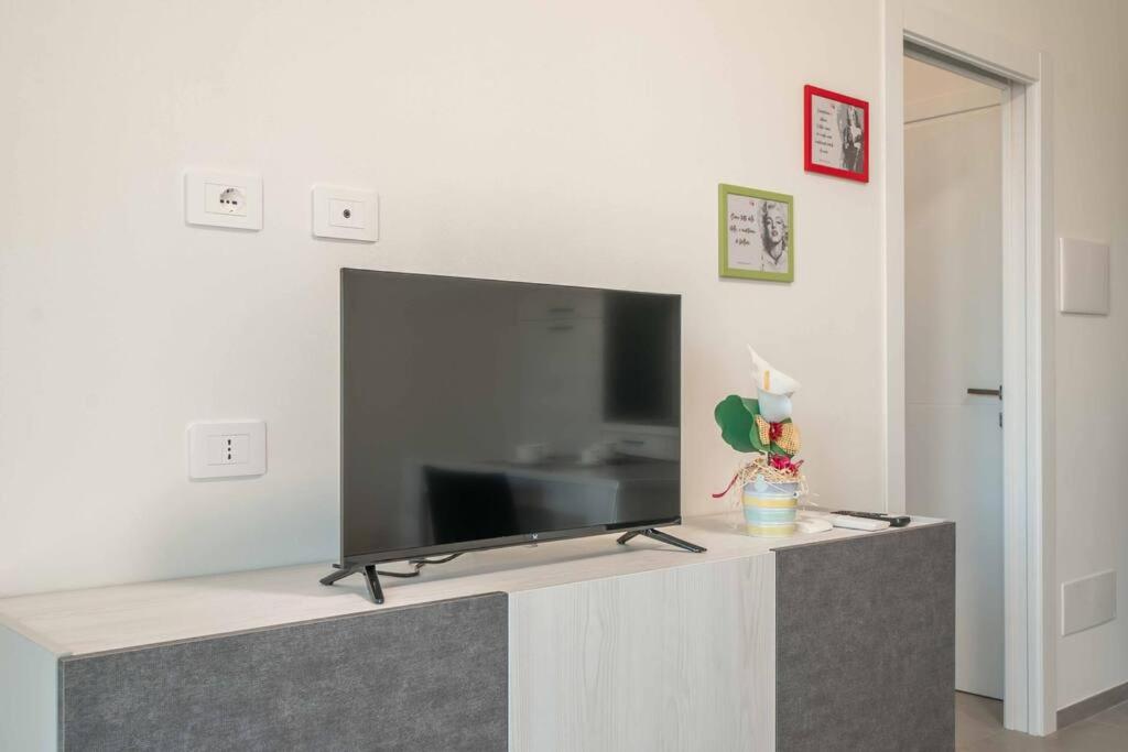 Somma Lombardo Vacations - 10 minuti da MXP e Leonardo - Elegant Modern Apartment - Property Image 4