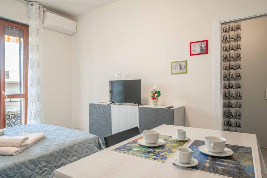 Somma Lombardo Vacations - 10 minuti da MXP e Leonardo - Elegant Modern Apartment - Property Image 10