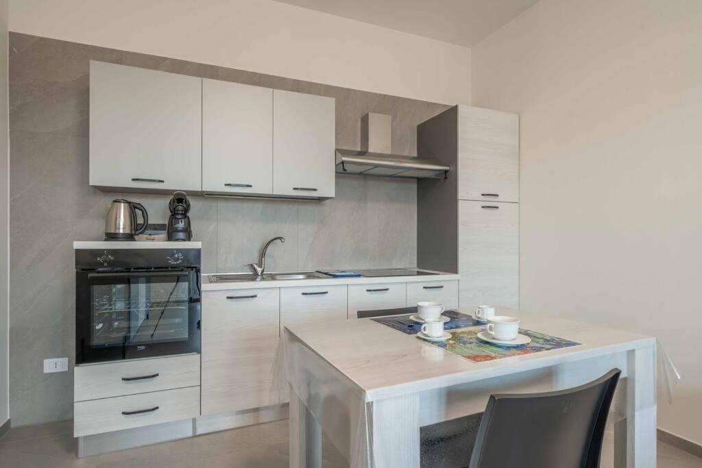 Somma Lombardo Vacations - 10 minuti da MXP e Leonardo - Elegant Modern Apartment - Property Image 12