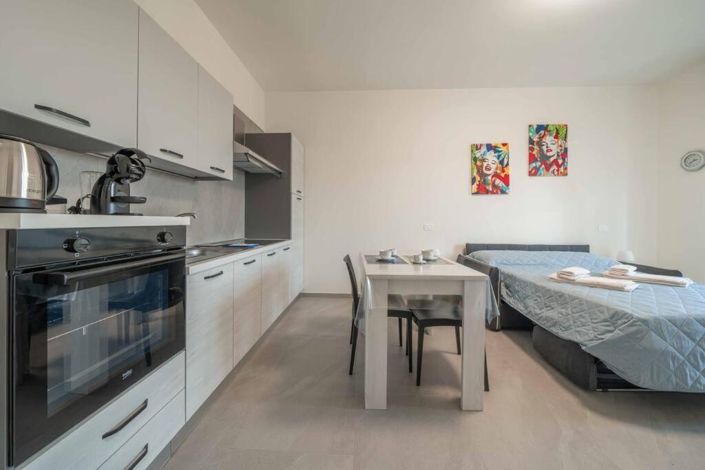 Somma Lombardo Vacations - 10 minuti da MXP e Leonardo - Elegant Modern Apartment - Property Image 15