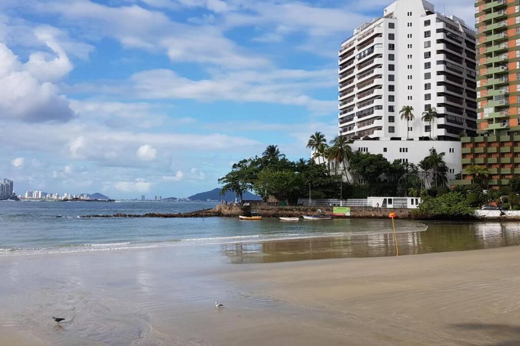 Guarujá praia do Tombo-Astúrias a 200m da areia