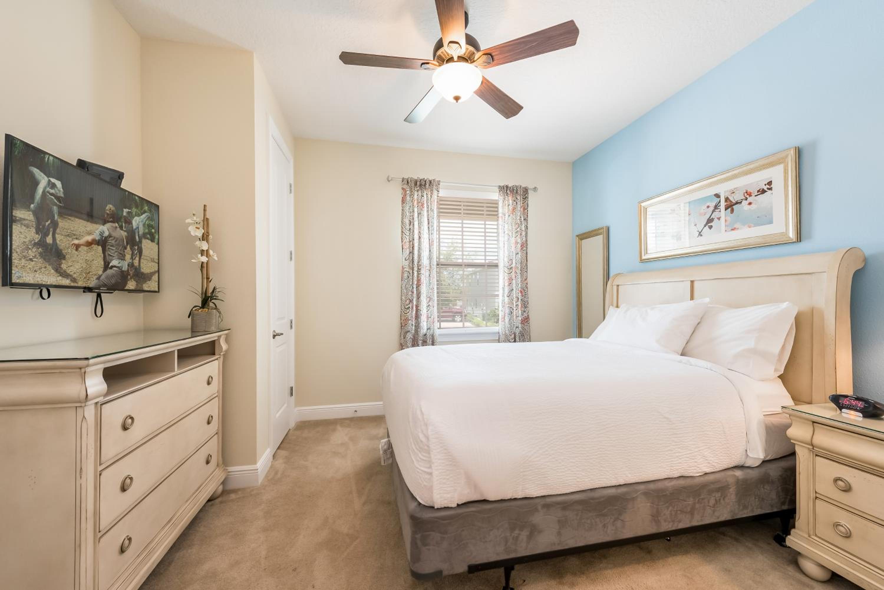 Newly Renovated 2026 - 11BR Large Home with Private Pool & Spa near Disney
