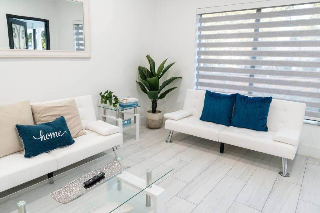 Luxury Retreat 3B ,2Ba POOL , Coral Gables Center