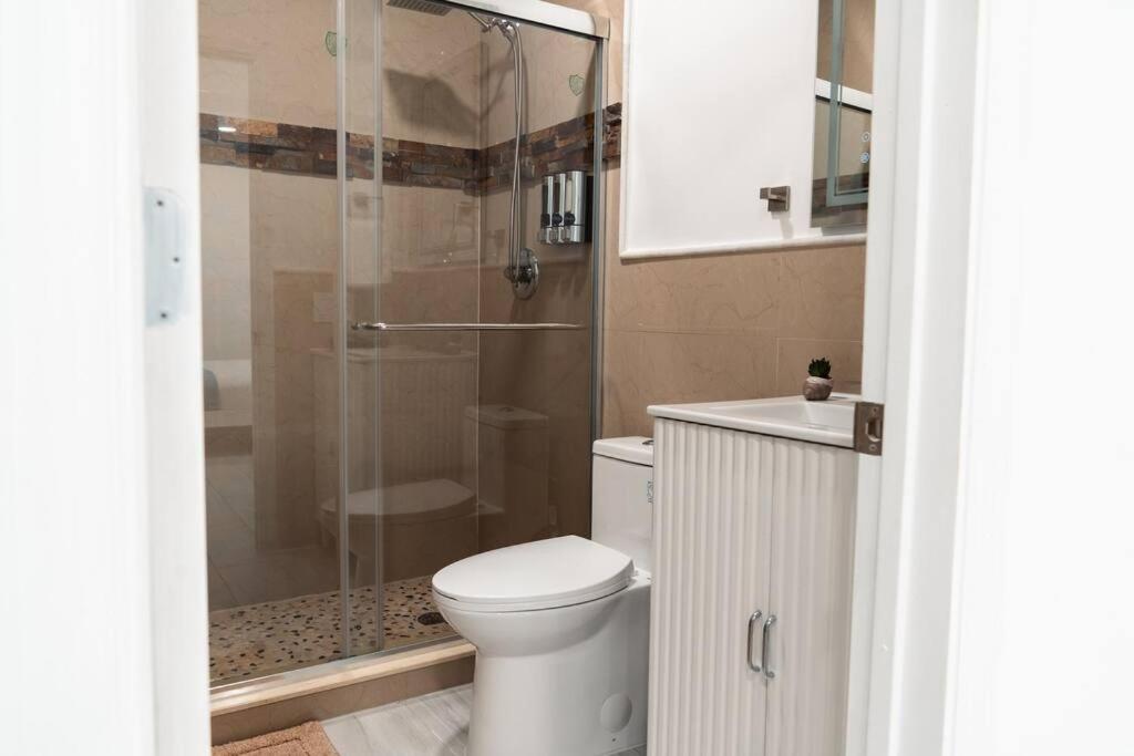 Luxury Retreat 3B ,2Ba POOL , Coral Gables Center