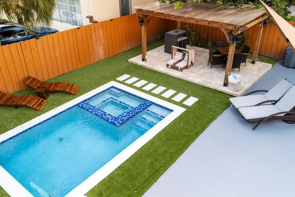 Luxury Retreat 3B ,2Ba POOL , Coral Gables Center