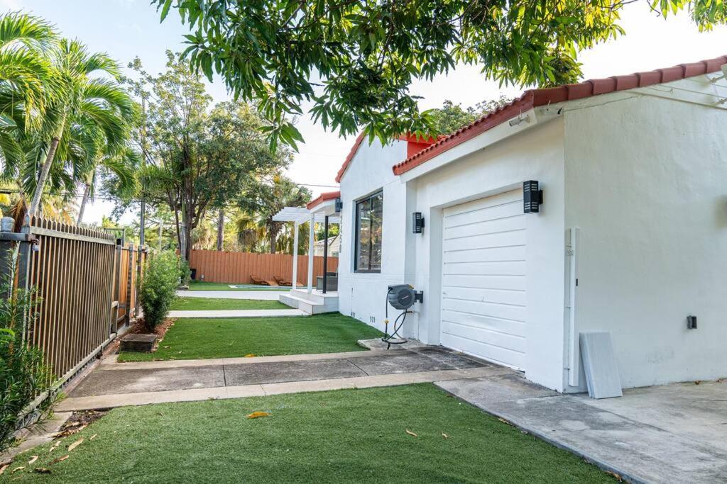 Luxury Retreat 3B ,2Ba POOL , Coral Gables Center