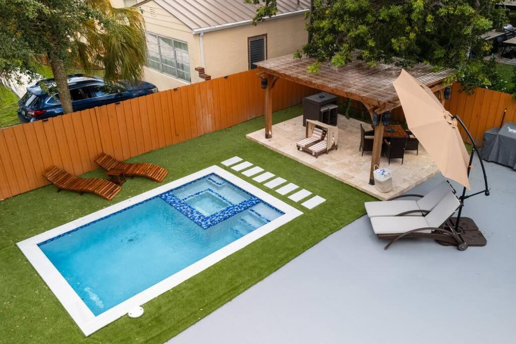 Luxury Retreat 3B ,2Ba POOL , Coral Gables Center