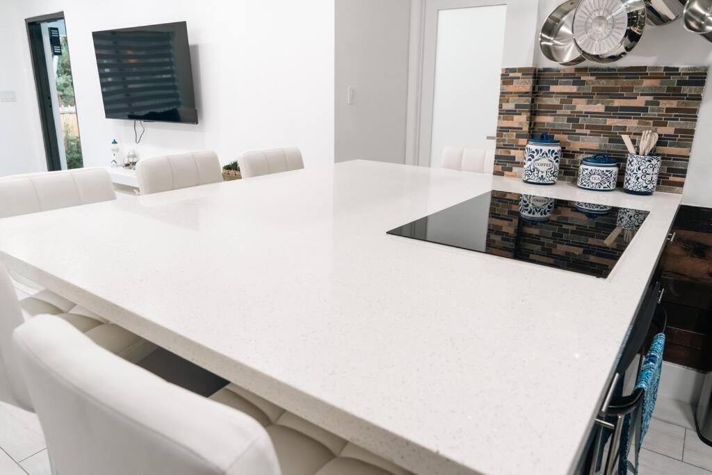 Luxury Retreat 3B ,2Ba POOL , Coral Gables Center