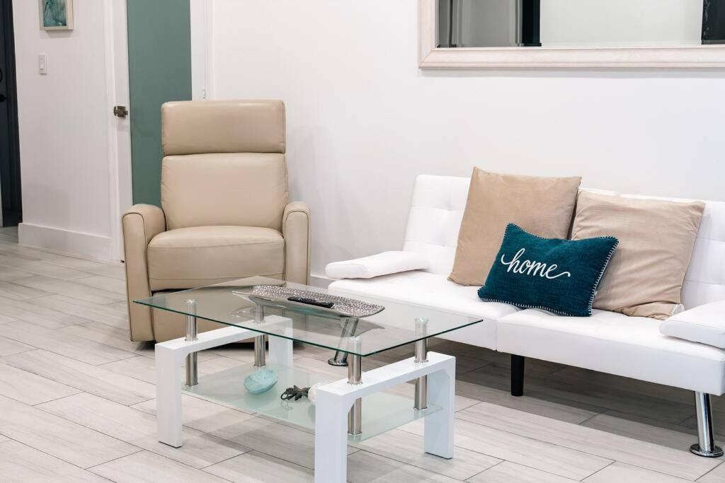 Luxury Retreat 3B ,2Ba POOL , Coral Gables Center