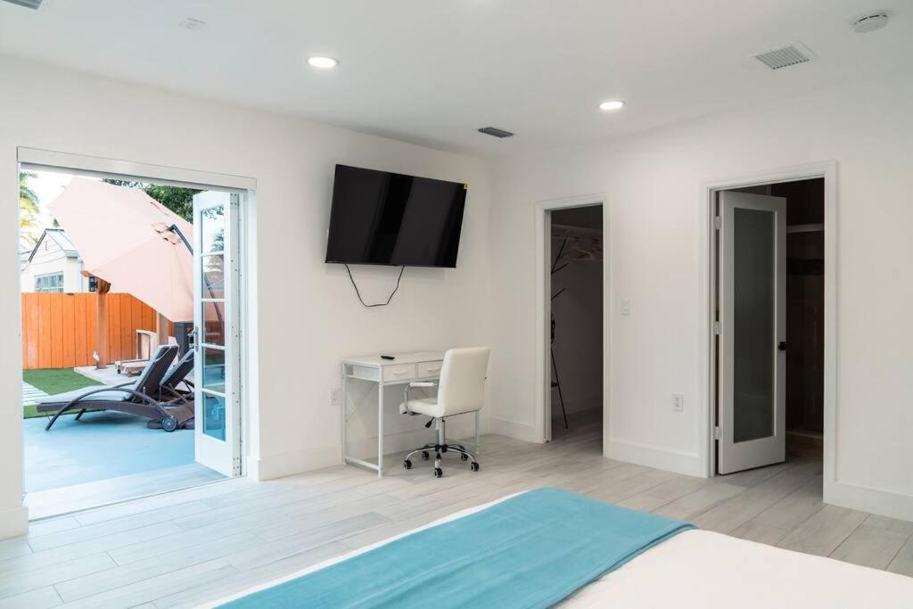 Luxury Retreat 3B ,2Ba POOL , Coral Gables Center