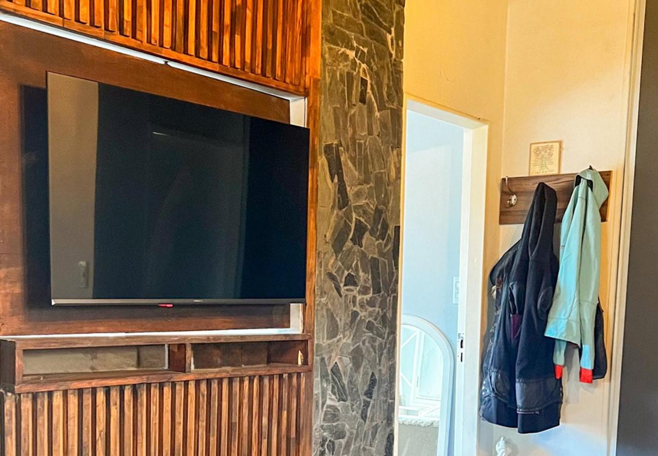RentUp - Casa en Bariloche con chimenea y jardin en Mirador del Chalhuaco