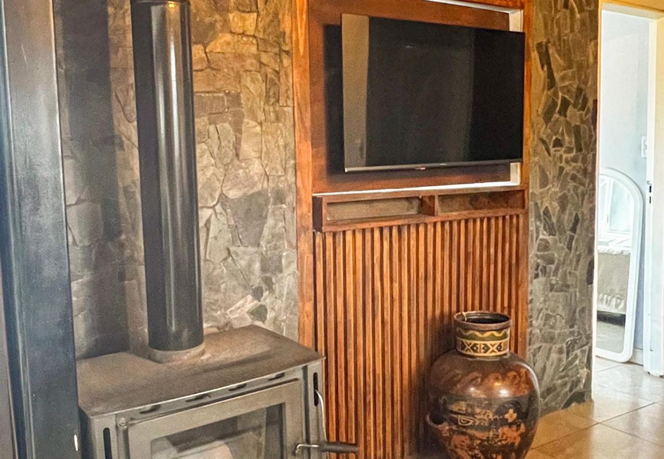 RentUp - Casa en Bariloche con chimenea y jardin en Mirador del Chalhuaco