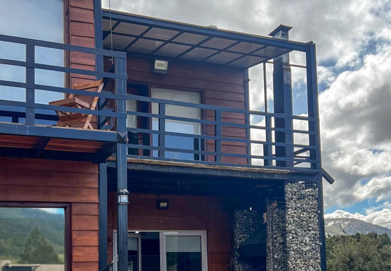 RentUp - Casa en Bariloche con chimenea y jardin en Mirador del Chalhuaco