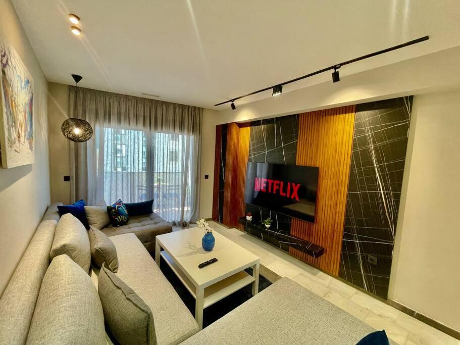Comfy 2 Bedrooms - Beachfront & Balcony view 2
