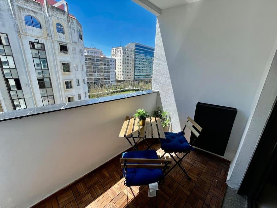 Comfy 2 Bedrooms - Beachfront & Balcony view 3