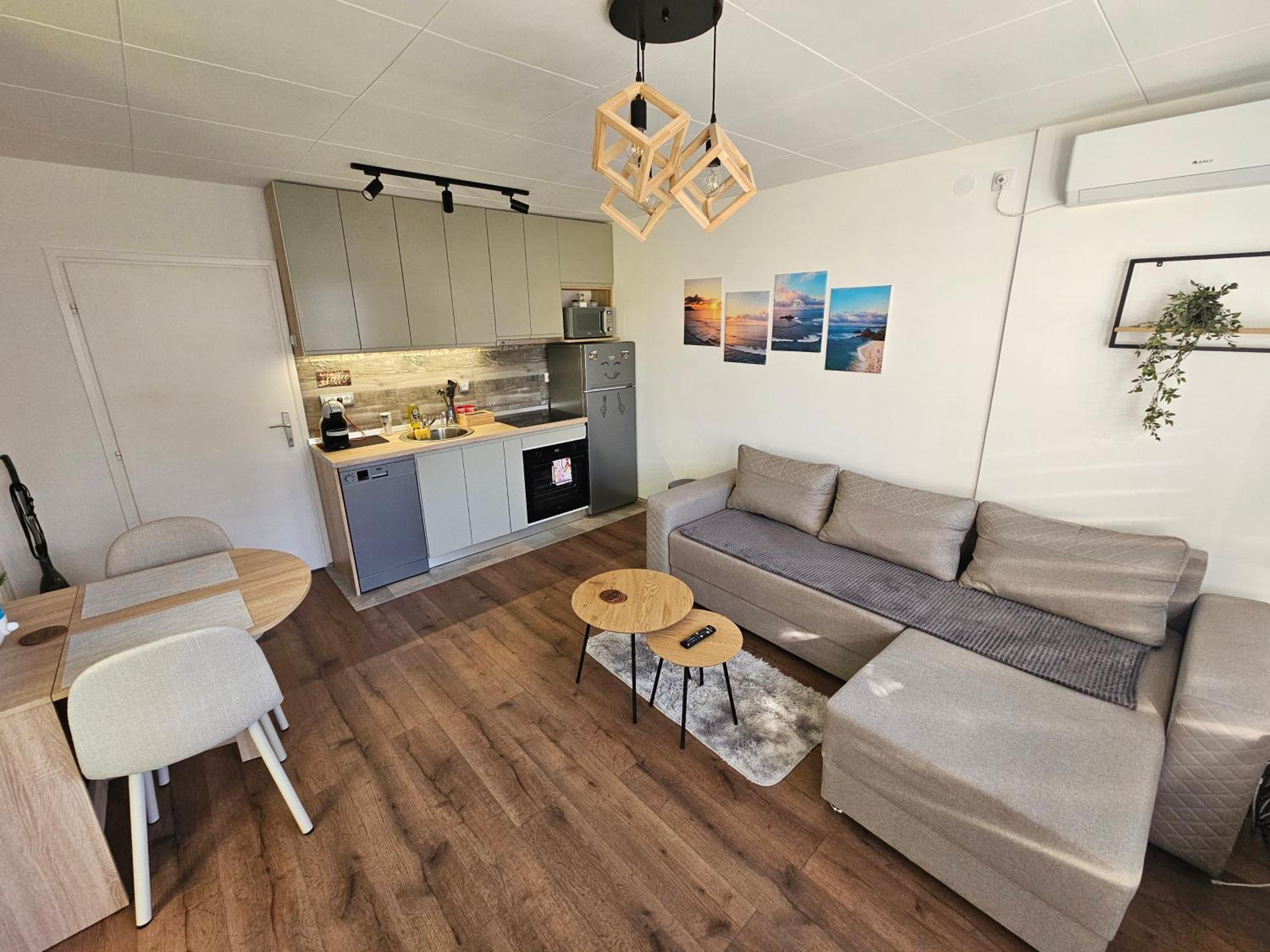 Modern Apartment S22 view 2