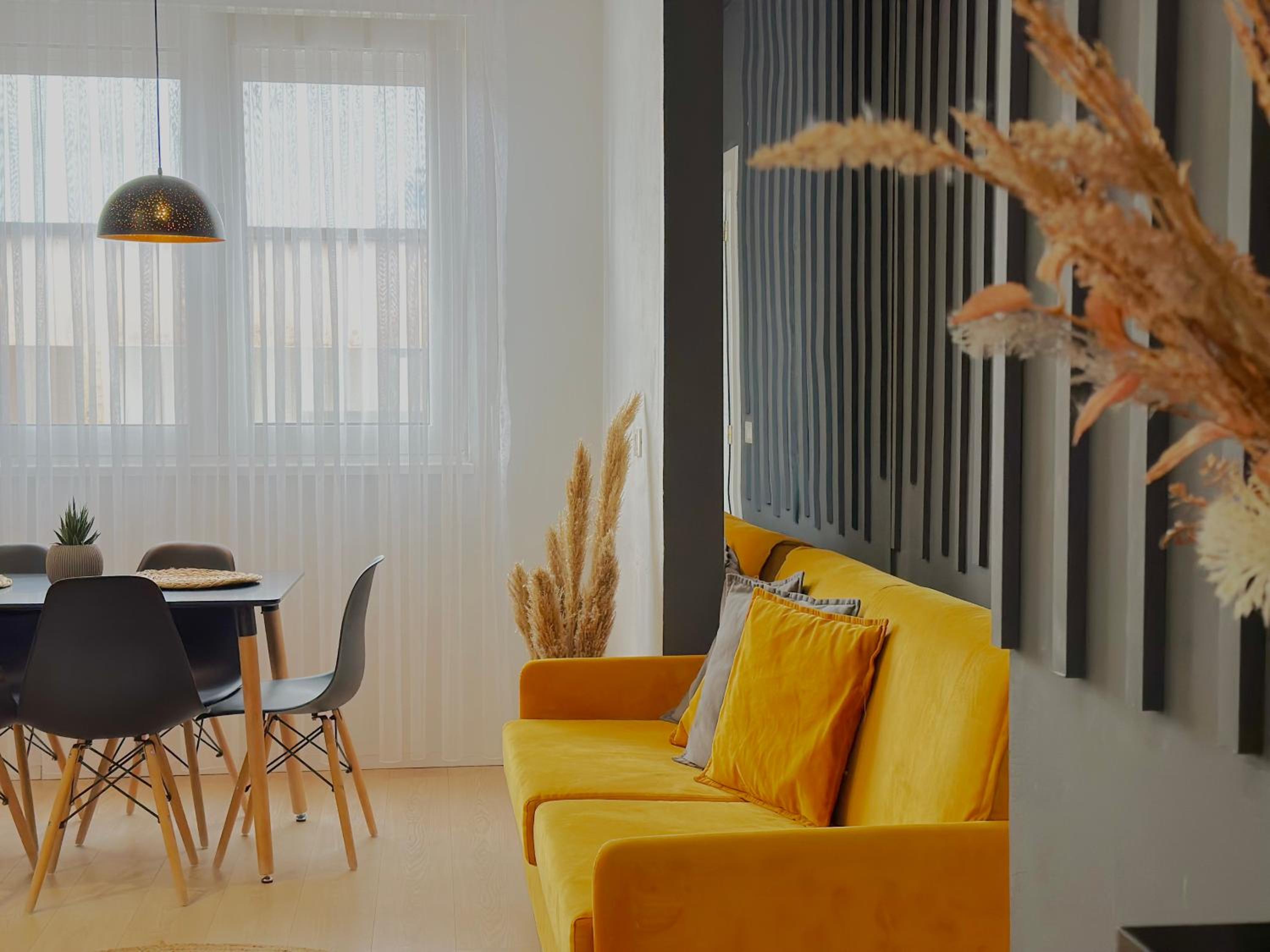 ApartHotel - Colorful by the Sea