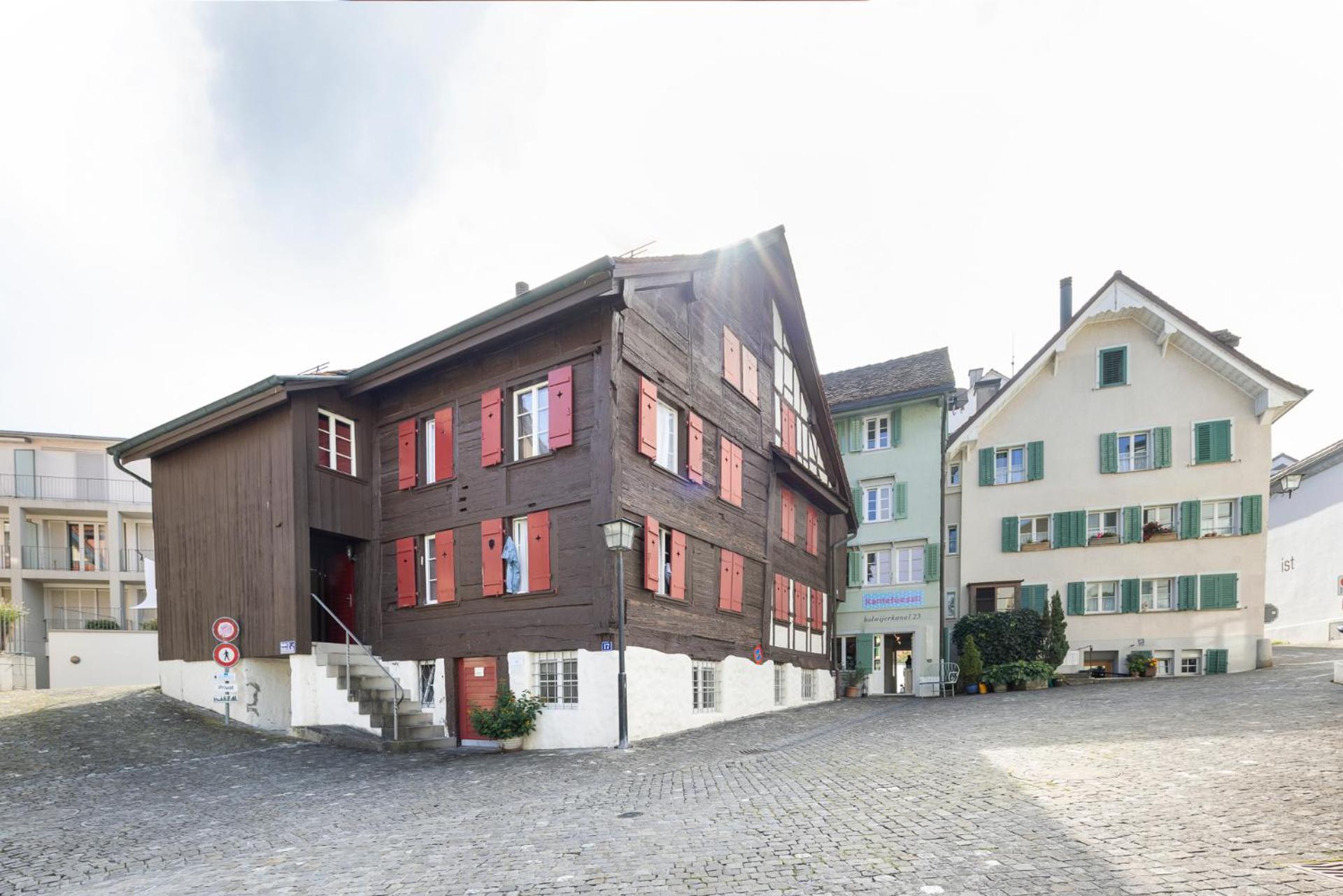 ARISER - Zug Unique Apartment in Historic 15th Century Building