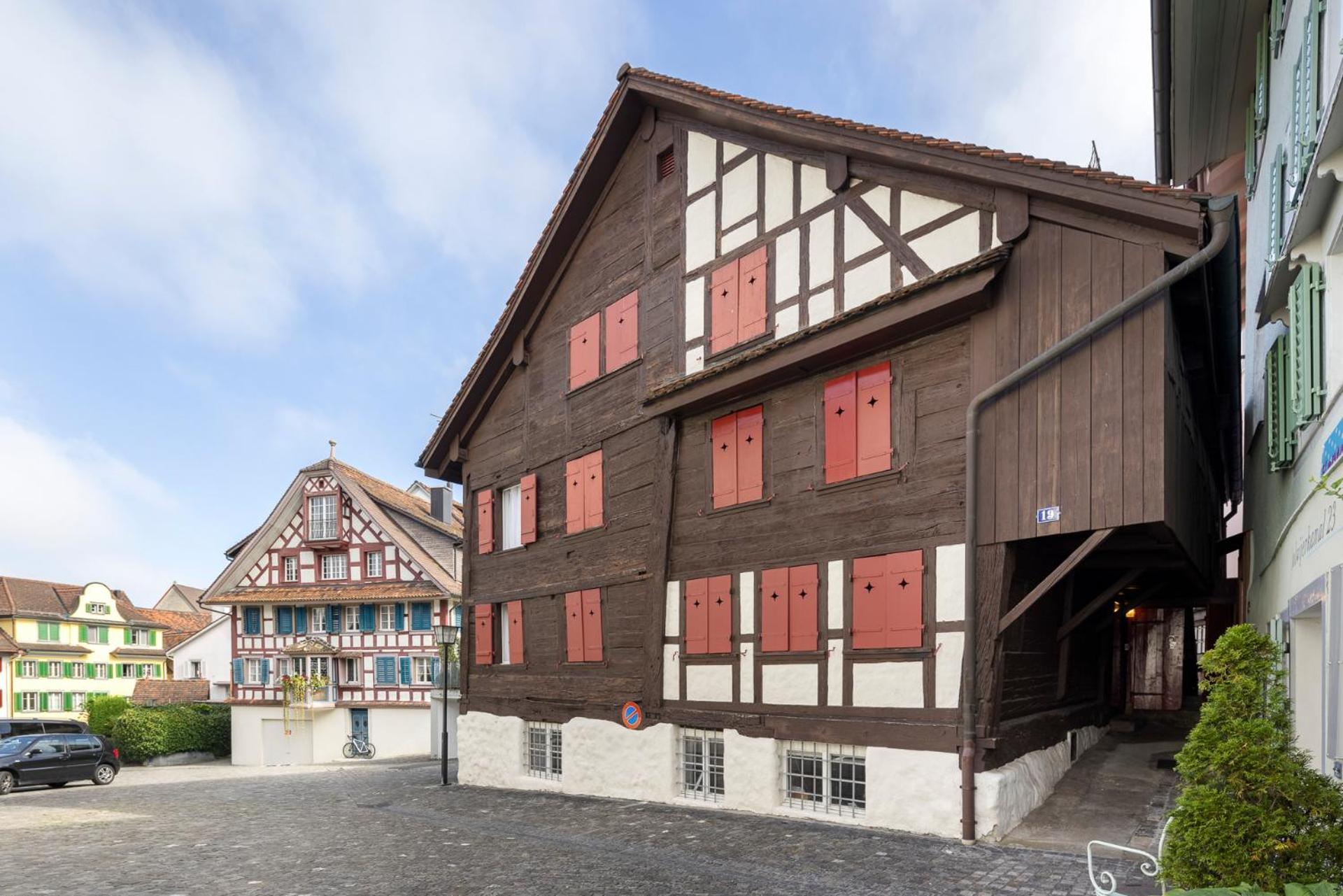 ARISER - Zug Unique Apartment in Historic 15th Century Building