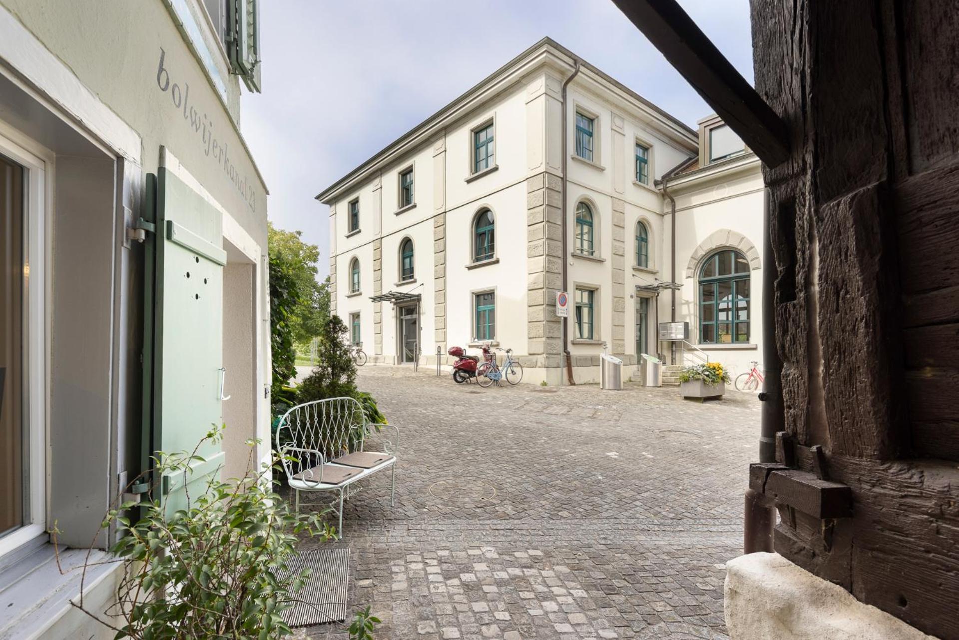 ARISER - Zug Unique Apartment in Historic 15th Century Building