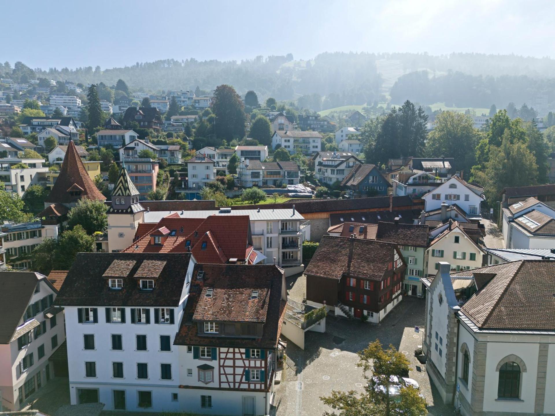 ARISER - Zug Unique Apartment in Historic 15th Century Building