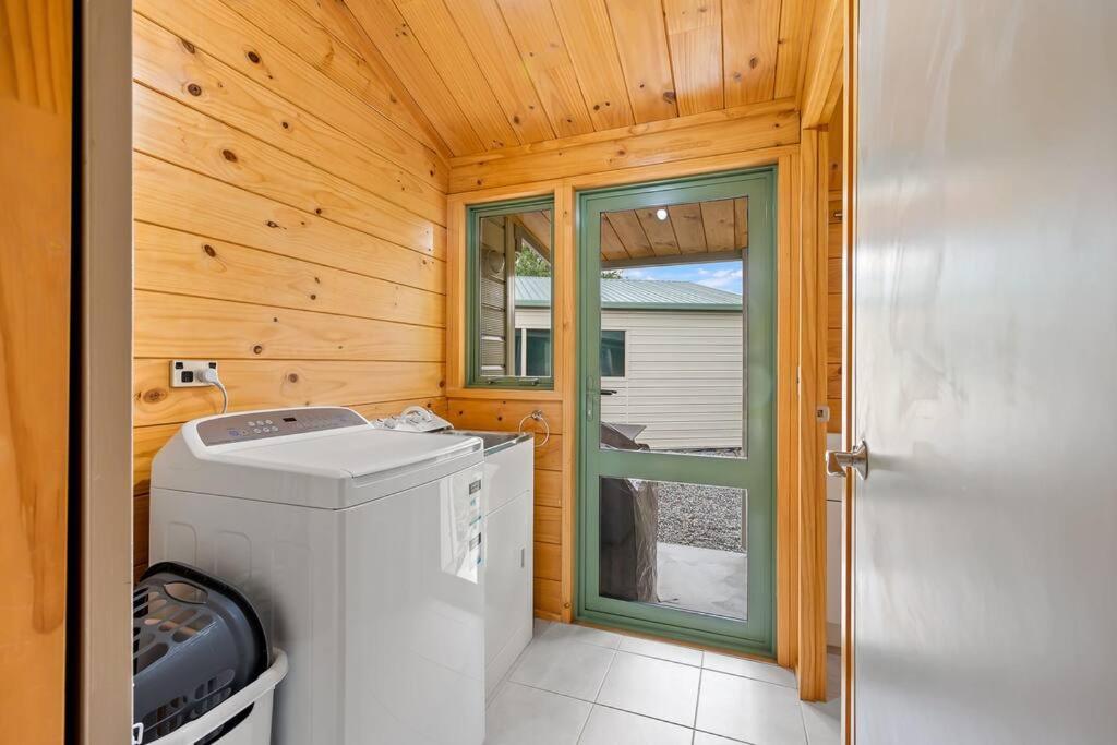 Family Stays very private close to Park with a Games Room Sleeps 10