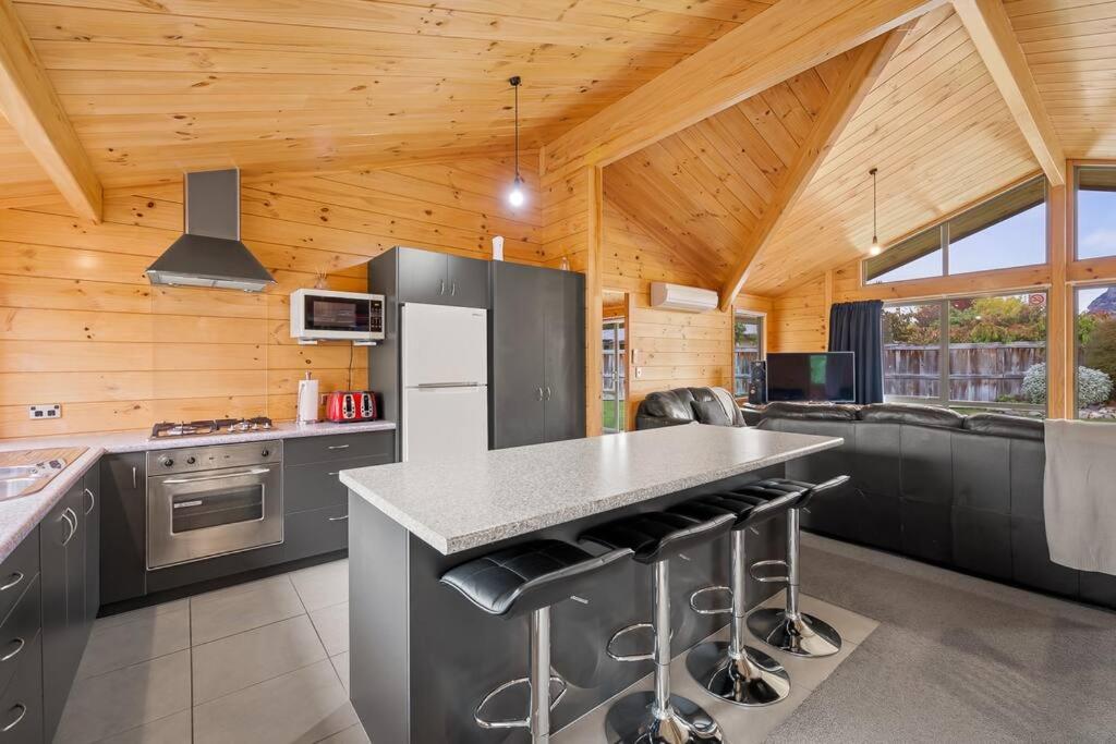 Family Stays very private close to Park with a Games Room Sleeps 10