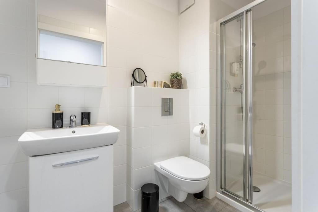Urban Chic - Premium City-Center Stay on Pereca Street