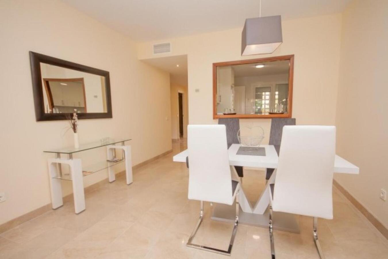 Beautiful Apartment Duquesa Village