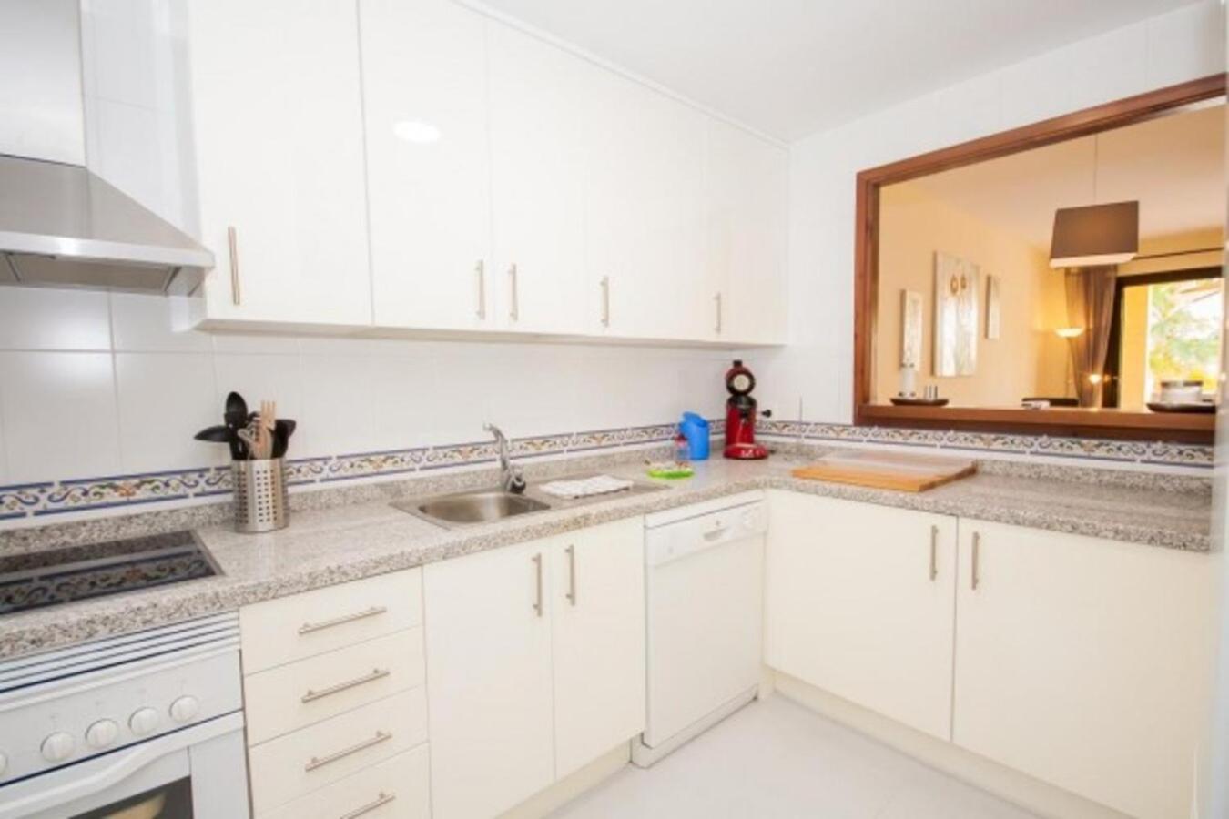 Beautiful Apartment Duquesa Village