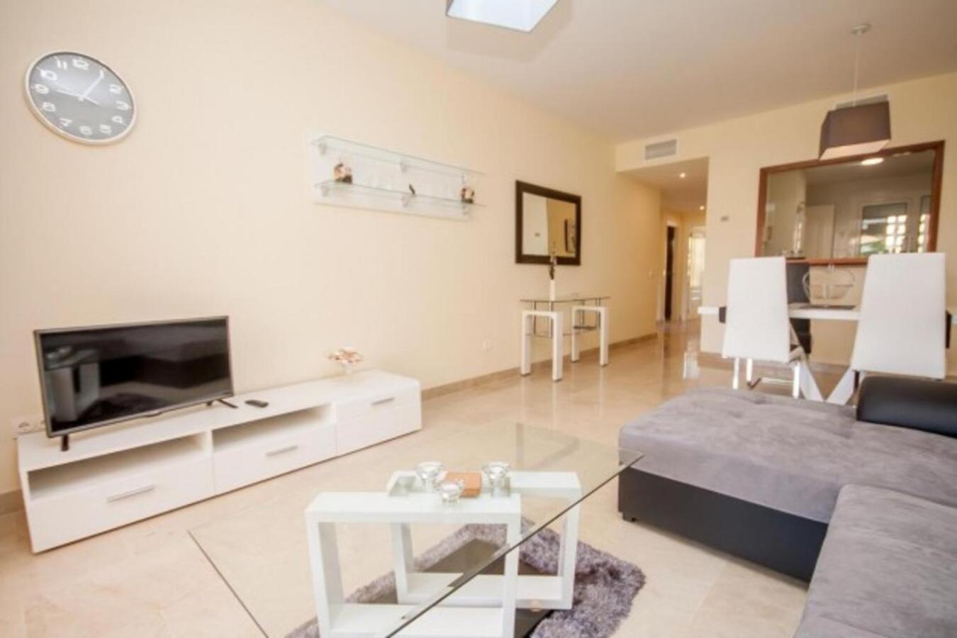 Beautiful Apartment Duquesa Village