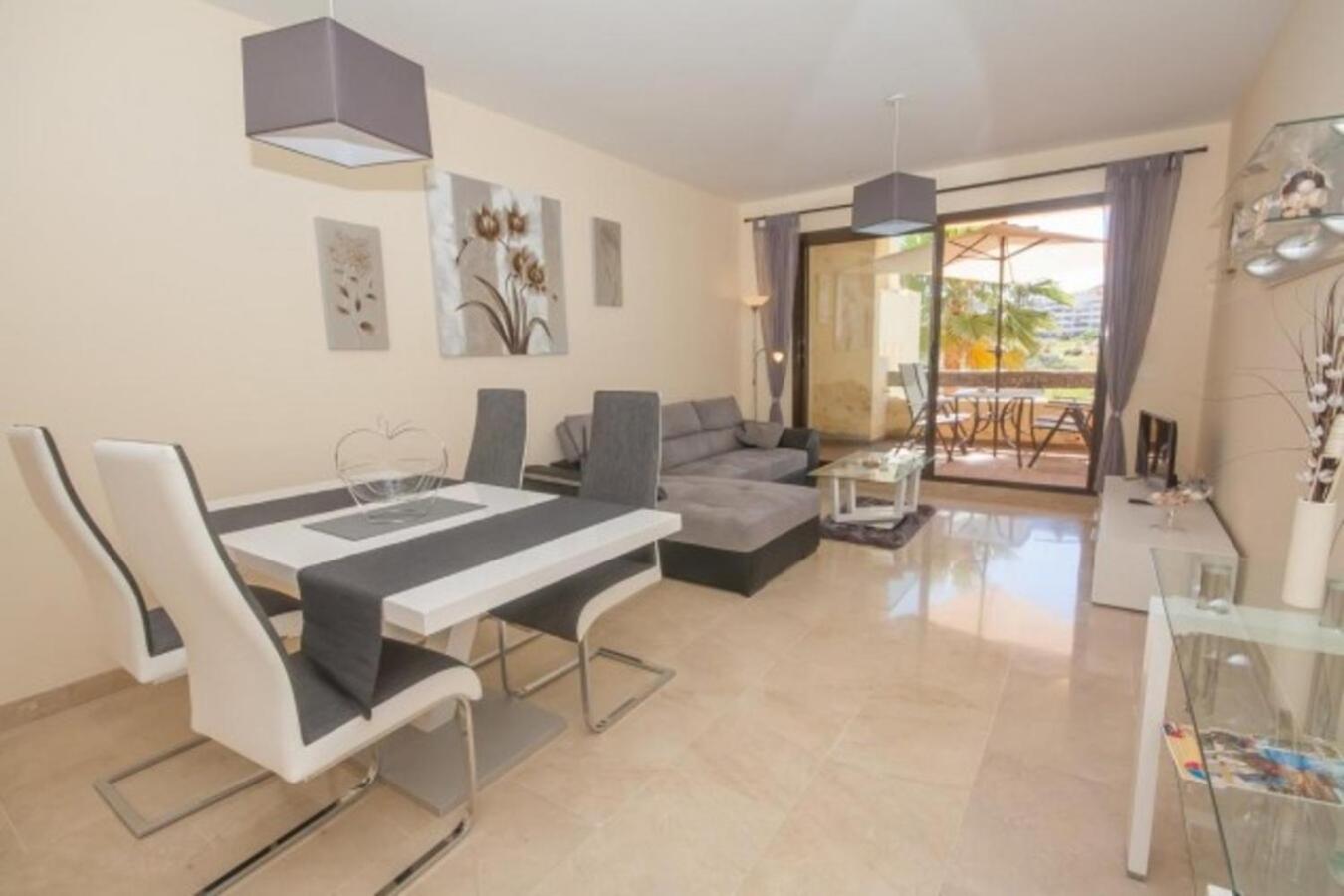 Beautiful Apartment Duquesa Village