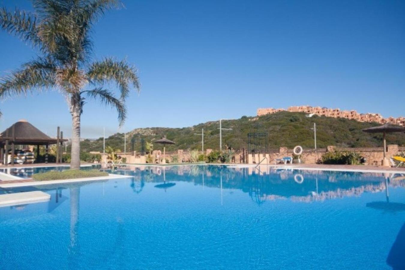 Beautiful Apartment Duquesa Village