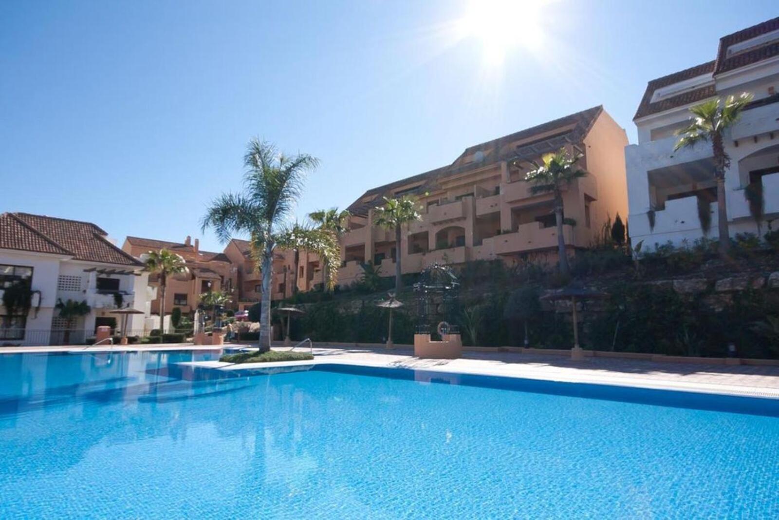 Beautiful Apartment Duquesa Village