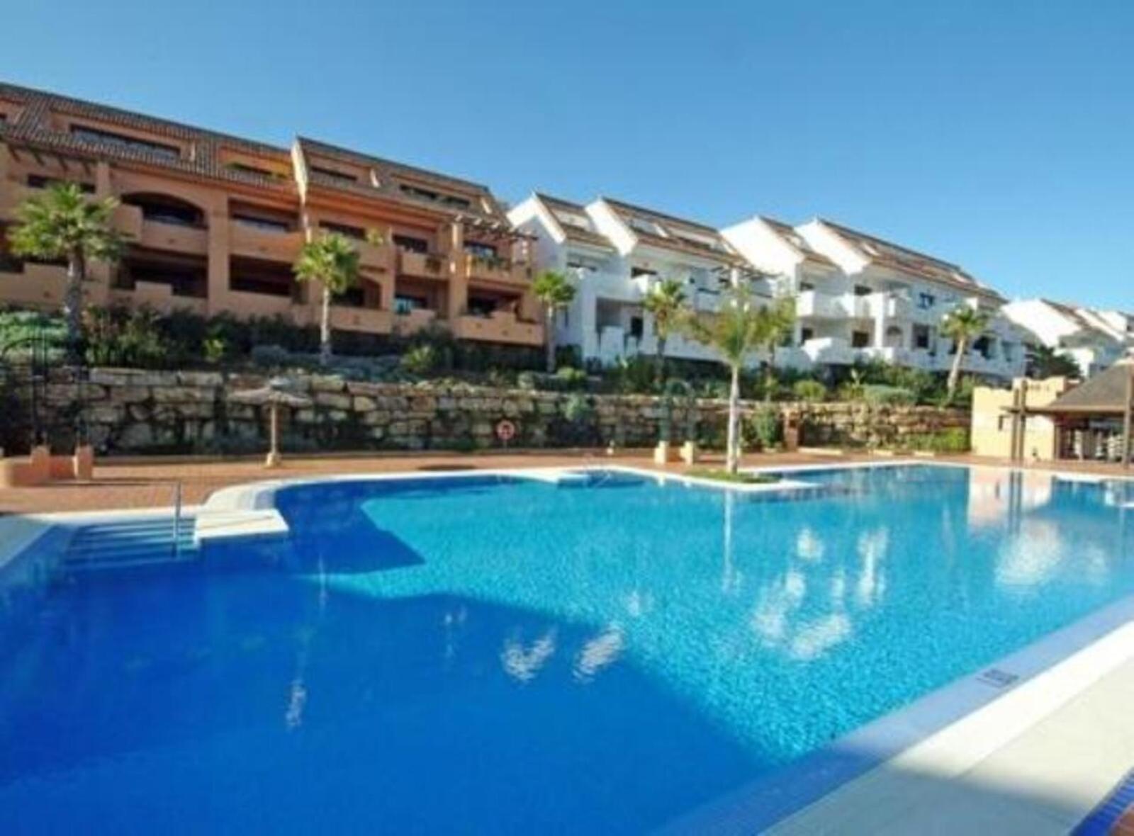 Beautiful Apartment Duquesa Village