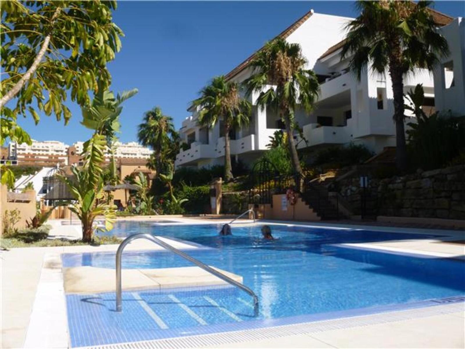 Beautiful Apartment Duquesa Village