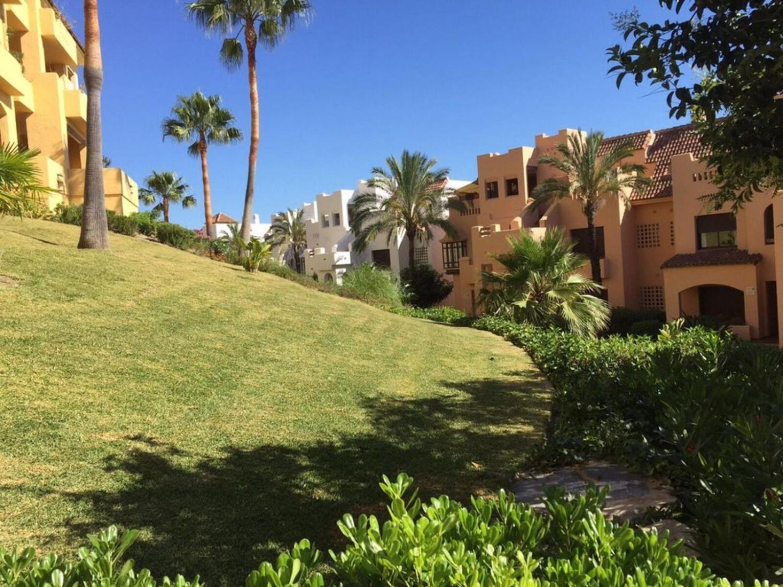 Beautiful Apartment Duquesa Village