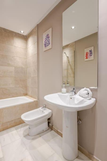 The Ocean Glimpse - 2 BR Comfort & Sea View view 2