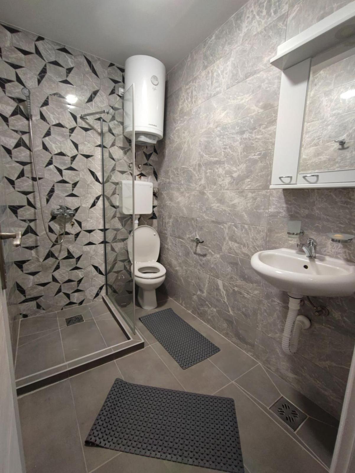 Apartmani Varos & Restaurant